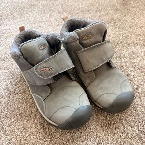 KEEN Kids Gray Winter Boots with Velcro Strap